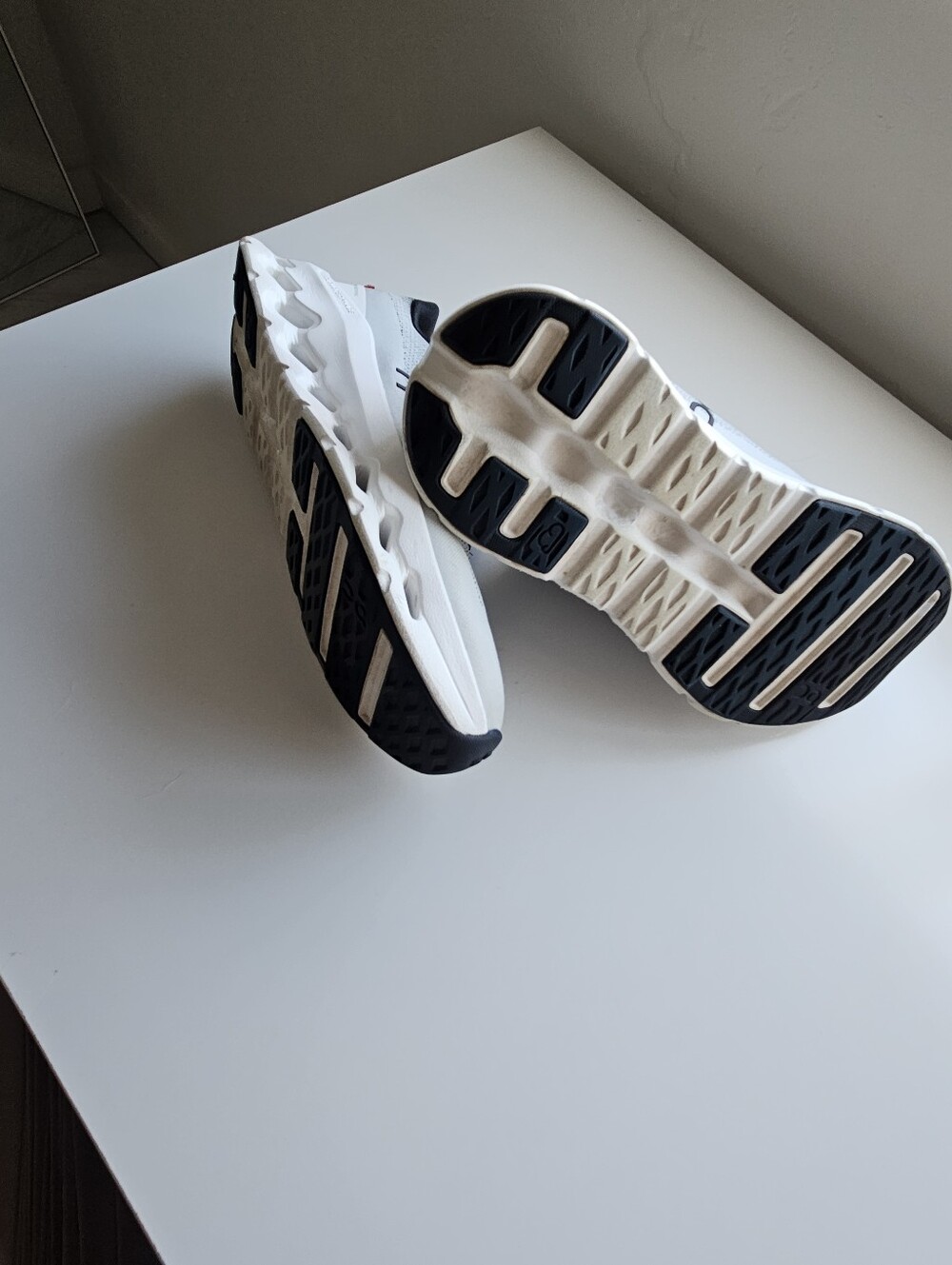 On Cloudtilt Black Ivory Cloudtech Phase Midsole Athletic Shoes - Picture 12 of 14